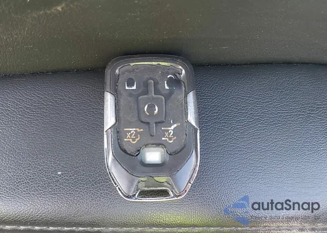 2015 GMC Yukon Xl 1500 Denali z USA, uszkodzony, nr VIN 1GKS2JKJ8FR674789